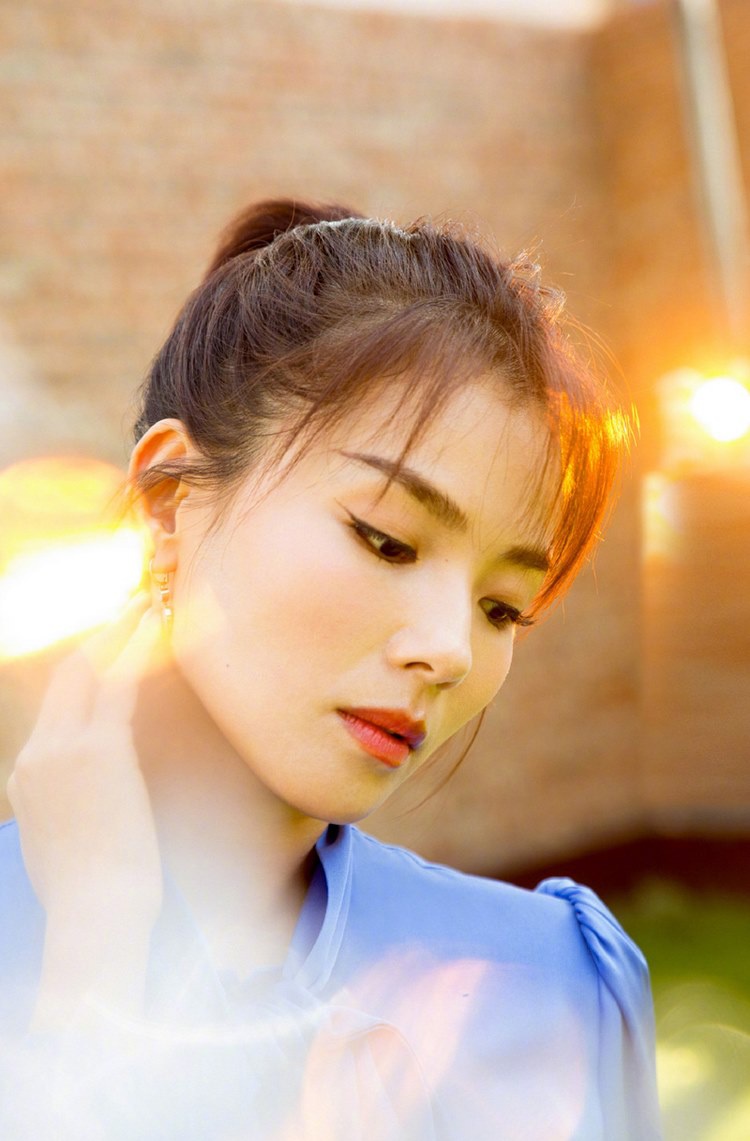 帅气美女刘涛干净利落阳光造型明星写真