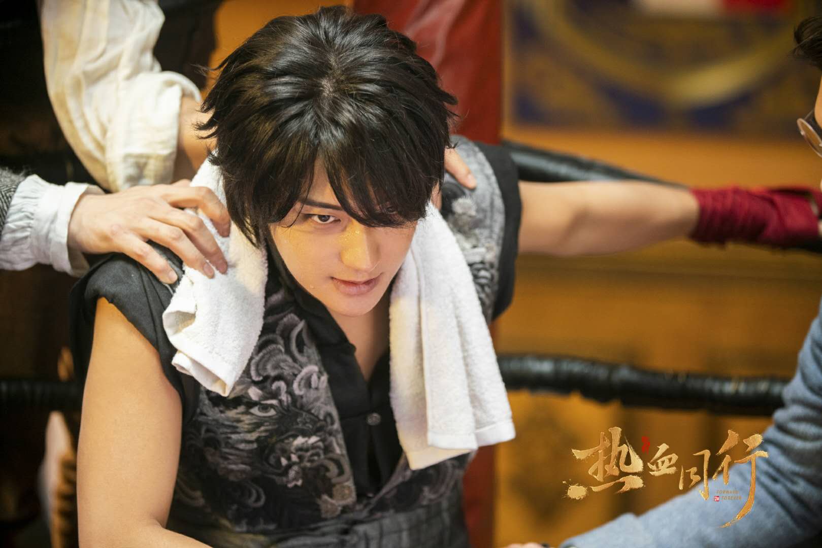 热血同行黄子韬易烊千玺燃情谱写青年强则中国强