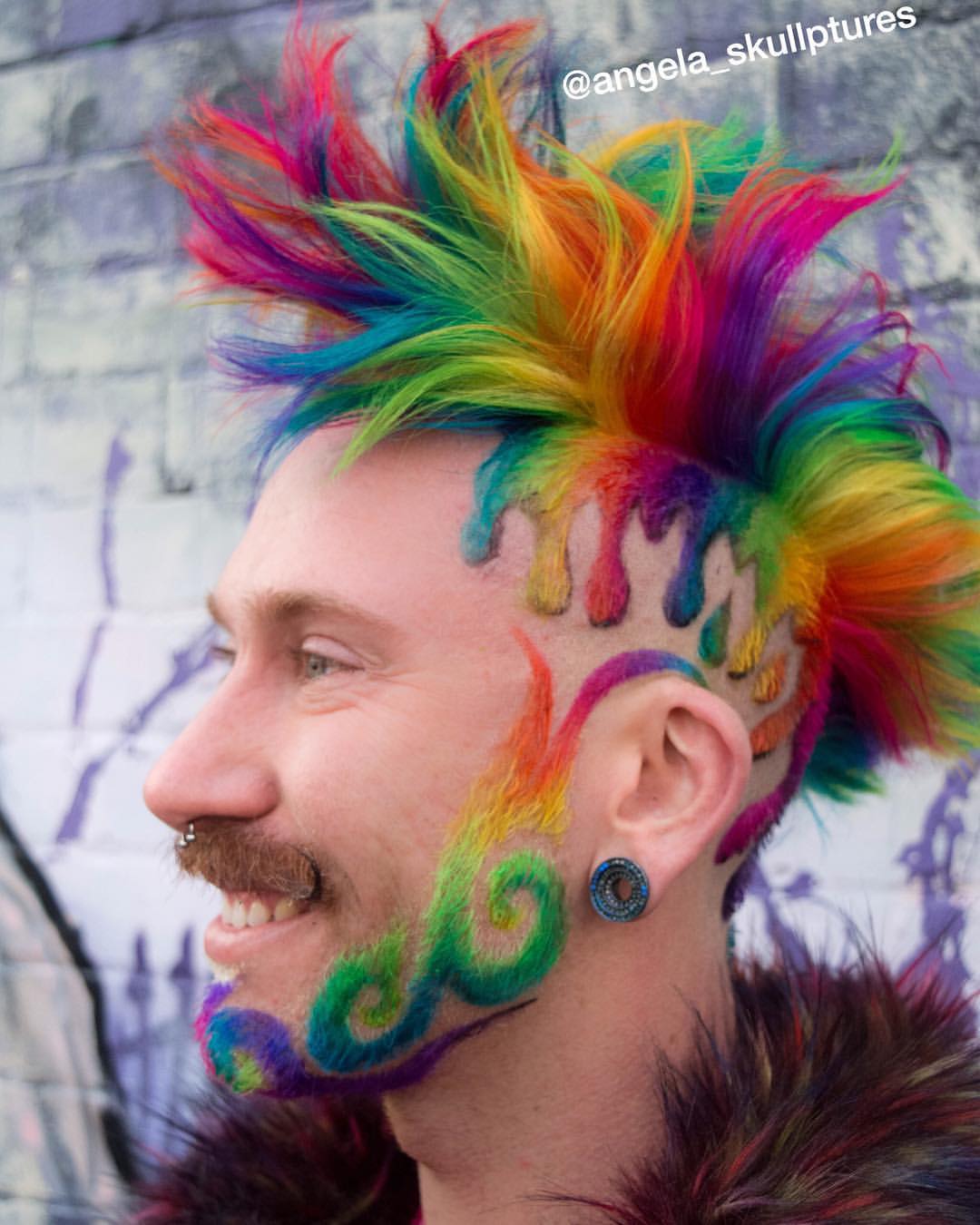 男生花式染发,赚足回头率|染发|回头率|花式_新浪新闻