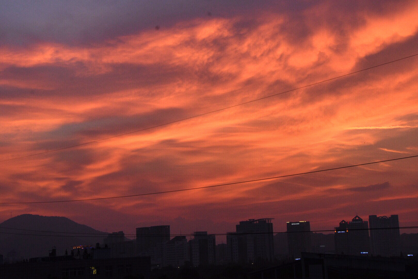 燃烧的天空，壮观的火烧云|火烧云|天空_新浪新闻