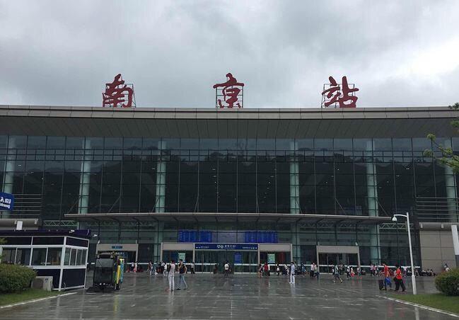 南京站享有"中国最美火车站"美誉,一出火车站就是国家级景区