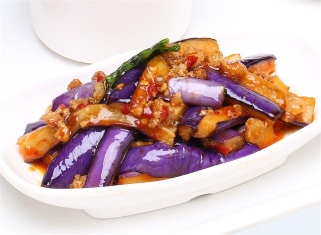 红烧茄子——酥软嫩滑,味美多汁.