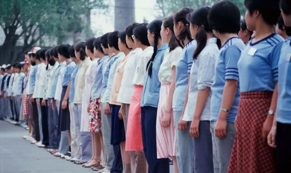 老照片:80年代的大学校园,条件艰苦却充满梦想,清纯女生如初恋