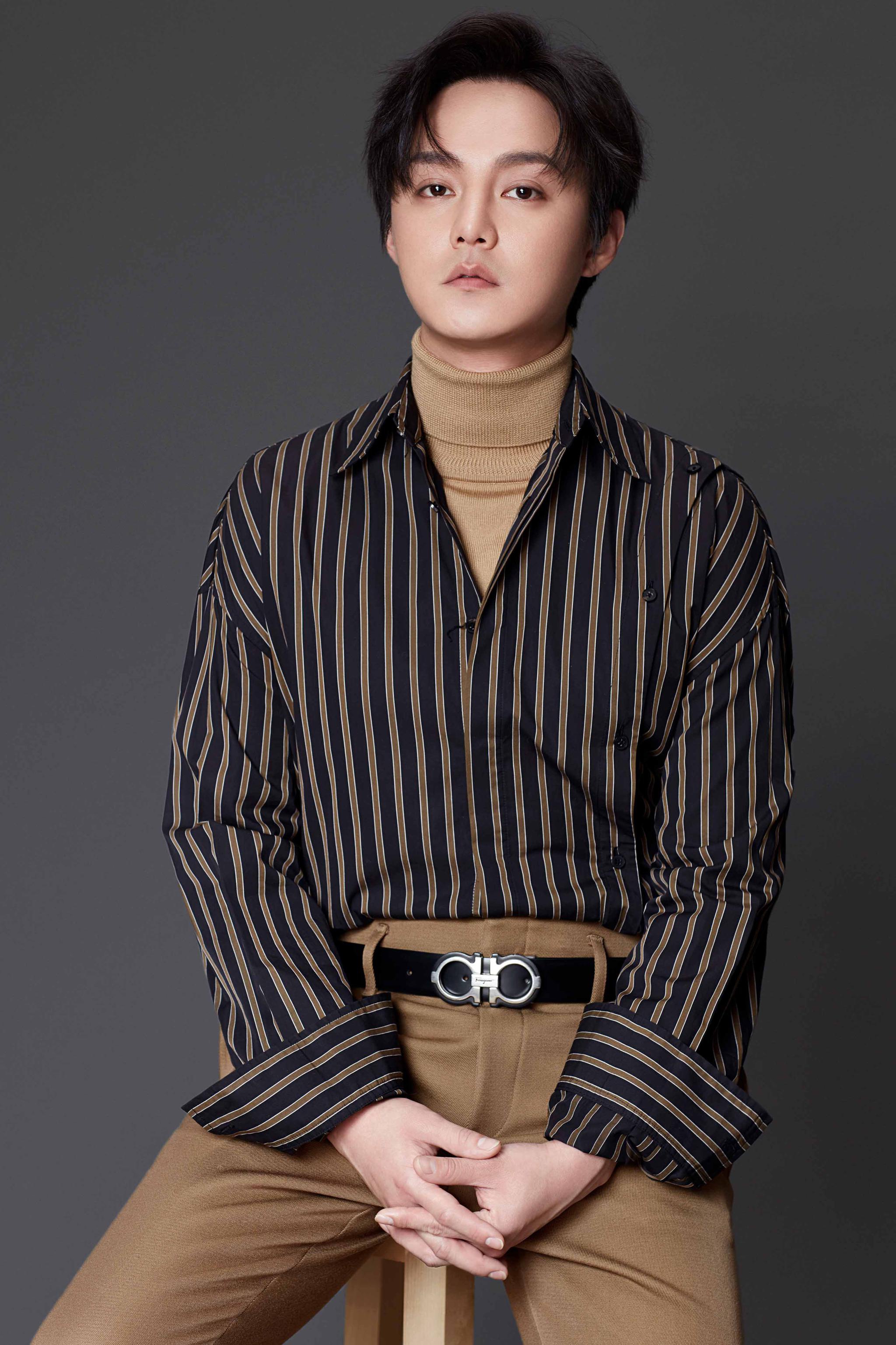 尹正《小小的追球》今日开播 环保之旅探索极地冰川之美