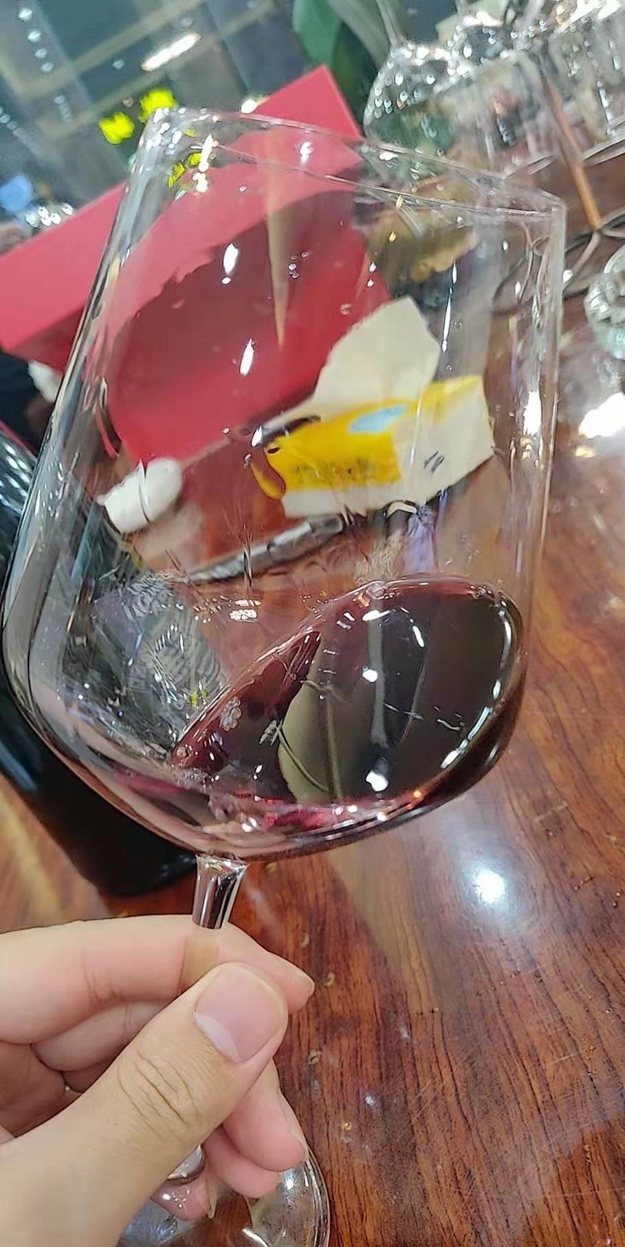 泽景酒业科普知识挂杯的葡萄酒品质更好吗