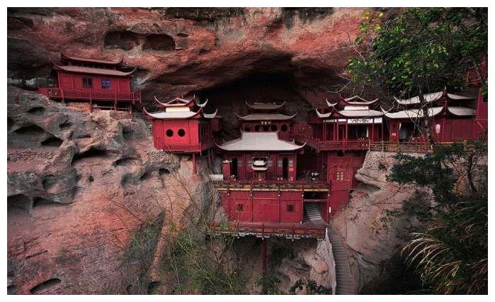 福建泰宁有个中国最神奇的悬空寺之一, 也是泰宁最负盛名的岩寺