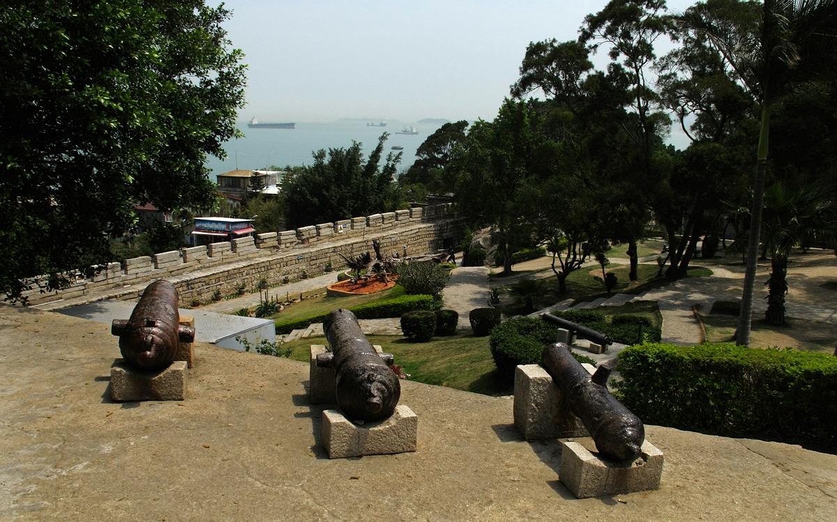 我国很罕见的古炮台,毗邻厦门大学,被称"八闽门户,天南锁钥"