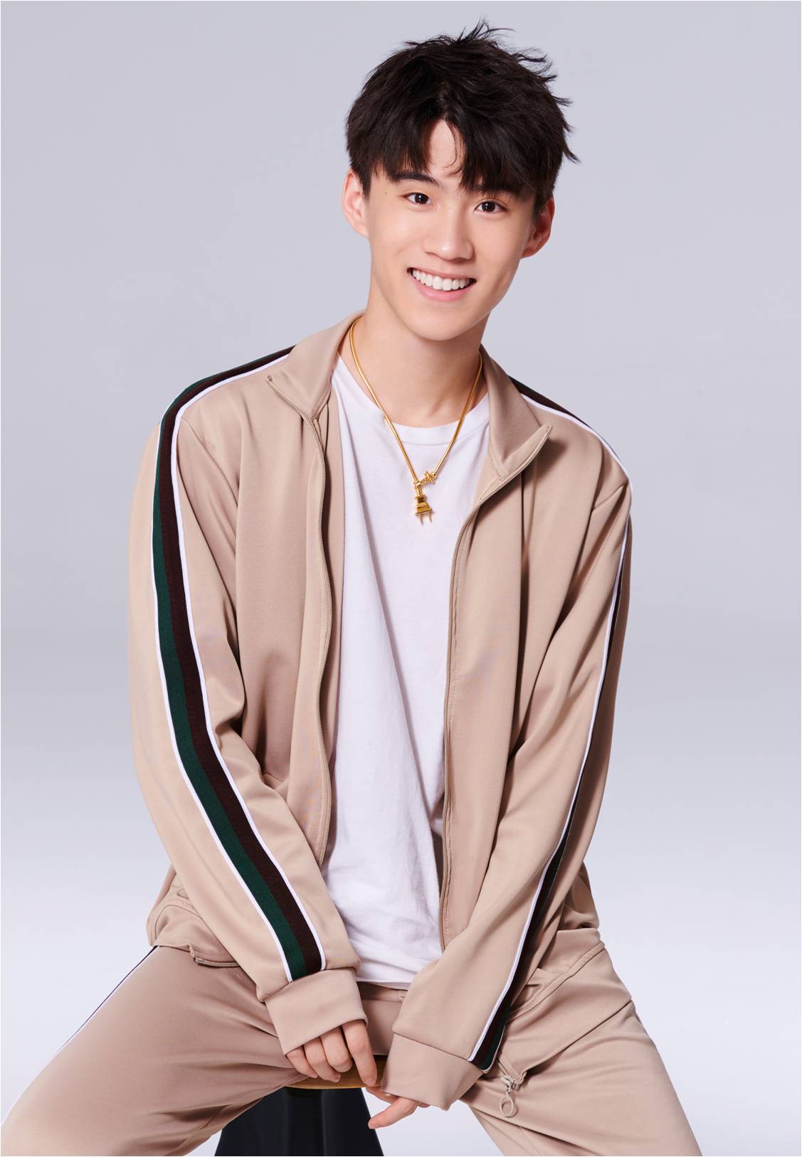 边天扬获陈冲妈妈赞沉着倔强误杀首映呼吁远离素察