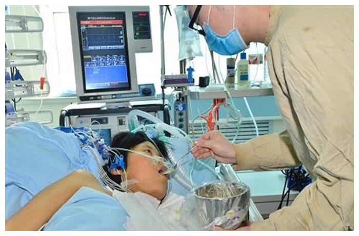 先天性心脏病女孩,当年成功移植狒狒心脏,后来变成什么样了?