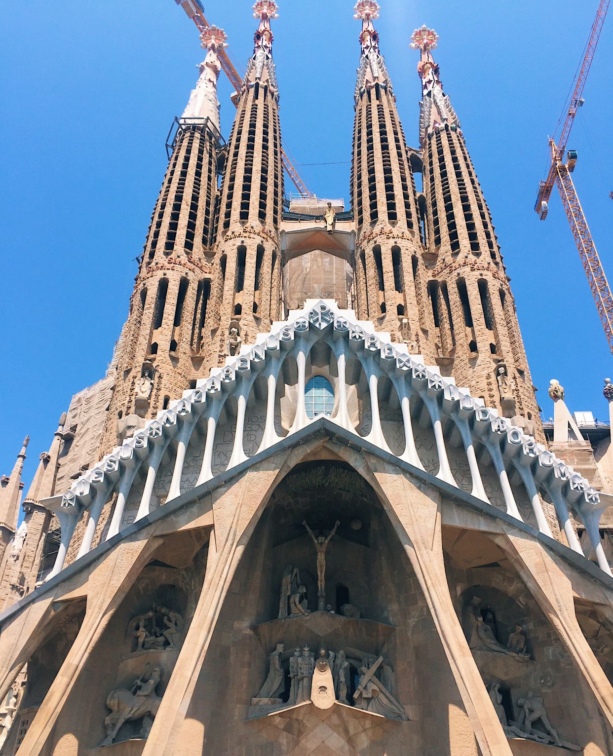 圣家族大教堂,世界上最梦幻的教堂,到现在还没有完工_高清图集_新浪网