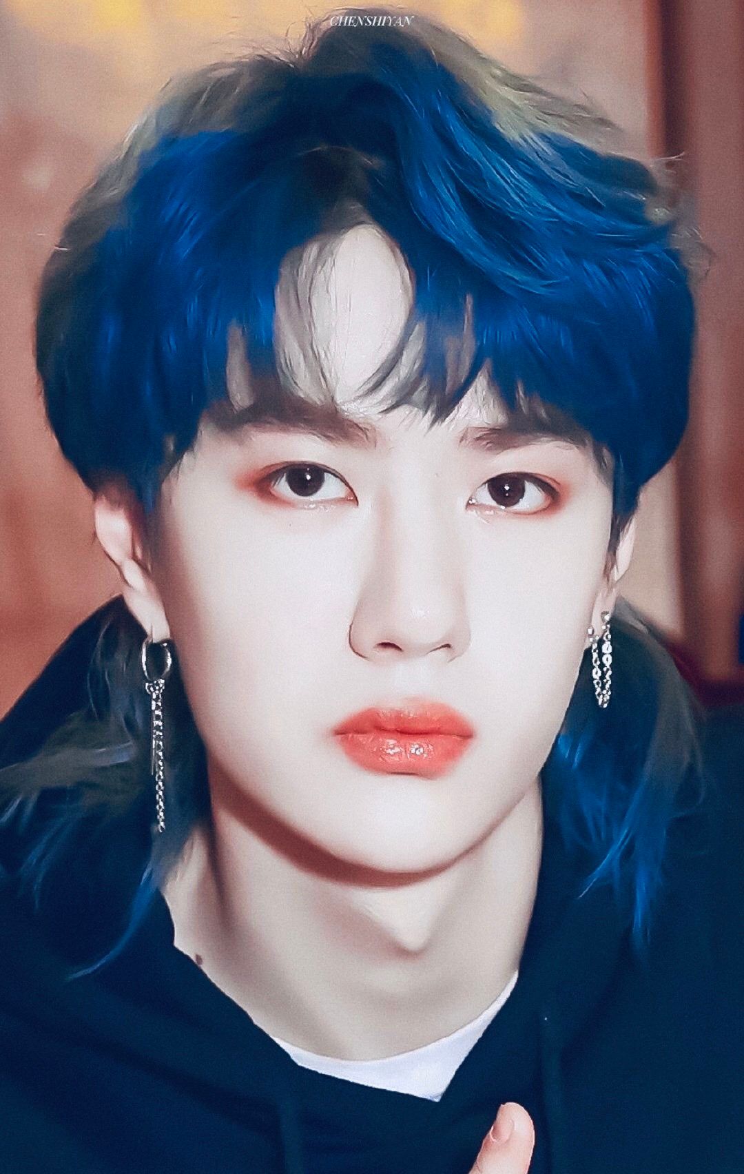 王一博:戴耳环的dd太酷了,我真的只是馋你颜和你的舞