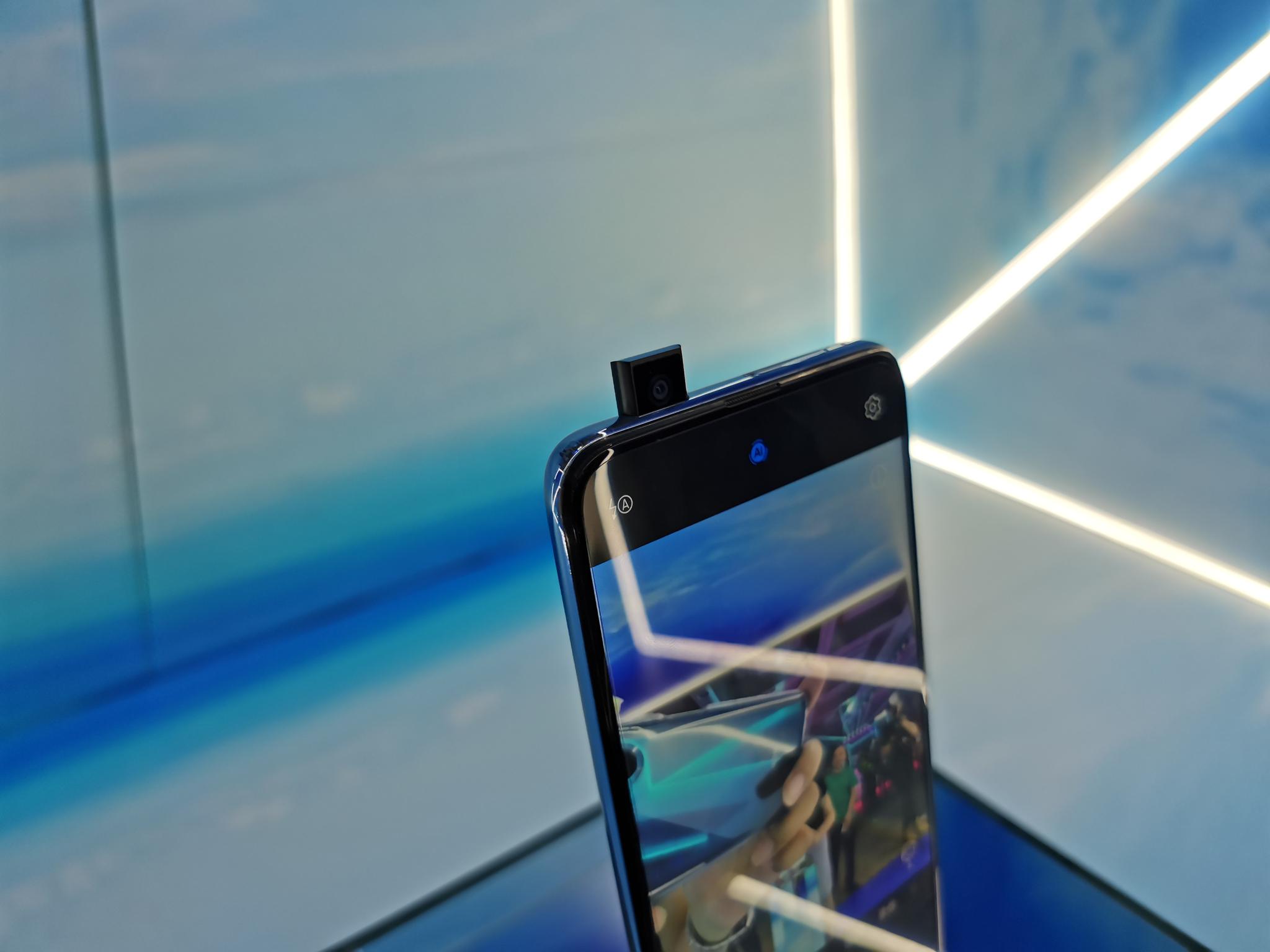 华为畅享10plus现场试玩升降摄像头旗舰配色