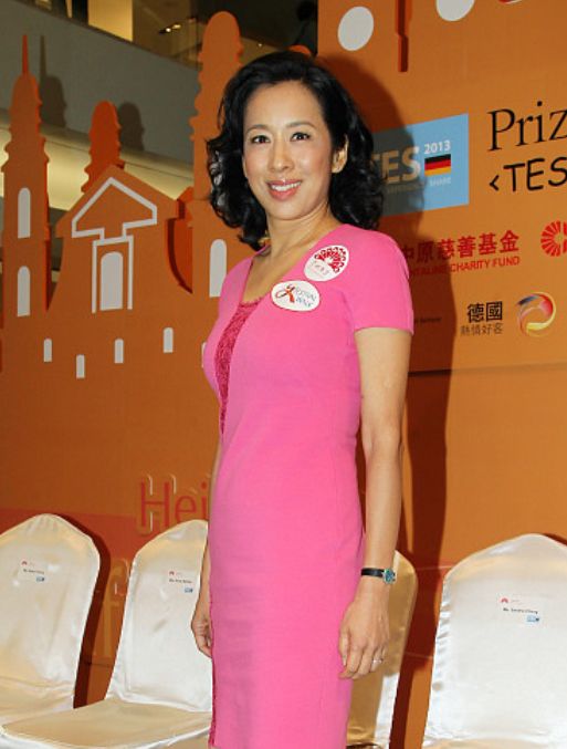 这才是真正的美女!朱玲玲早期简单穿搭,气质和颜值不输小鲜肉