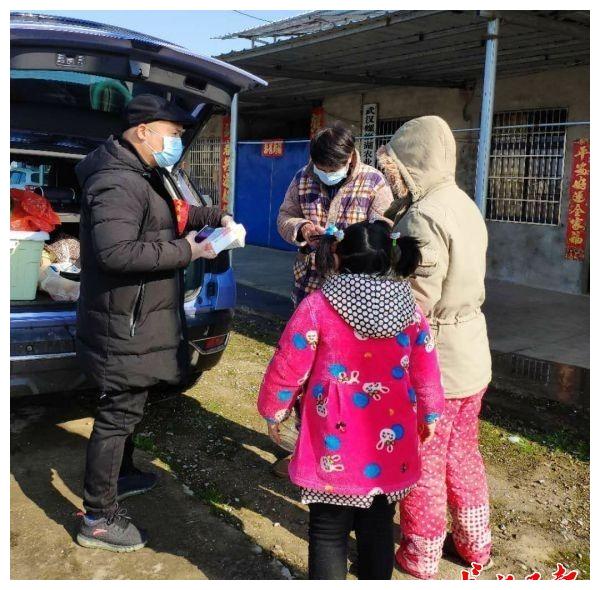 私家车成购物车,支书每天跑两趟成“带货”达人