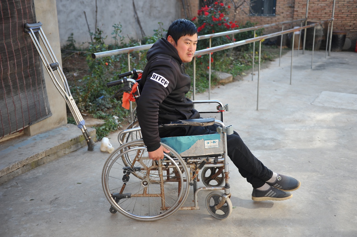 农村小伙20岁时高位截瘫,4年后获乒乓球省赛亚军,说最感谢母亲_高清