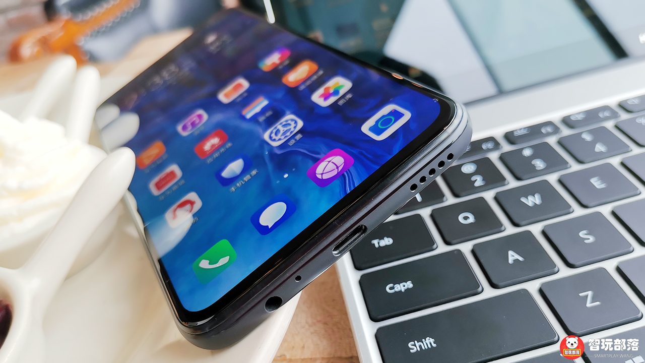 荣耀9xpro幻夜黑图赏:升降前摄真全面屏,两千元档位破冰旗舰!