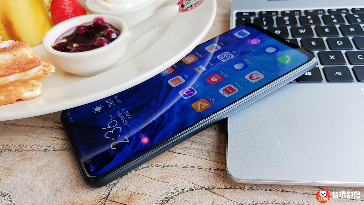 荣耀9xpro幻夜黑图赏:升降前摄真全面屏,两千元档位破冰旗舰!