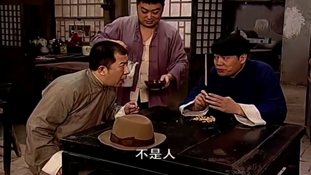 英国最笨的间谍接头时忘了暗号在路边问路人是不是接头人