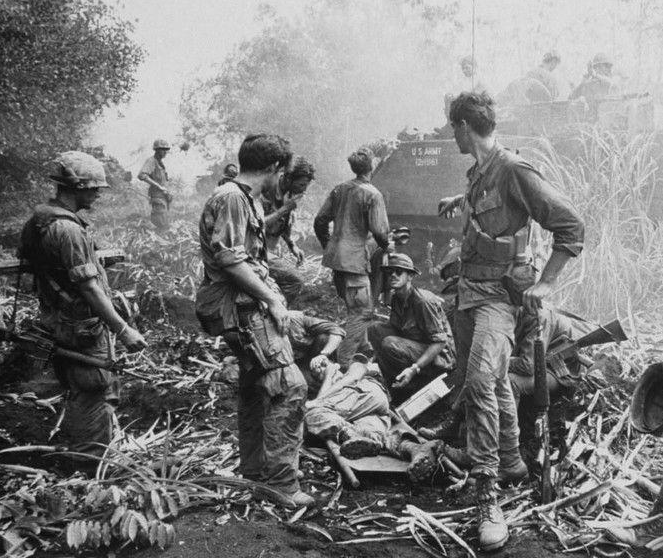 可是,政变后柬埔寨的局势对美国"越南化"计划的推行更为不利.