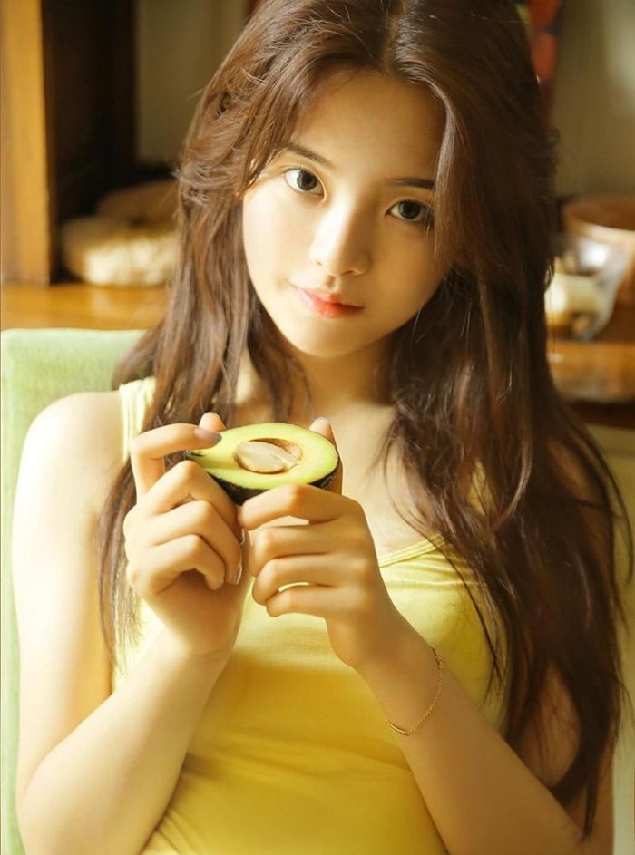 杨超越:笑起来甜美大方,活力十足的青春美少女!