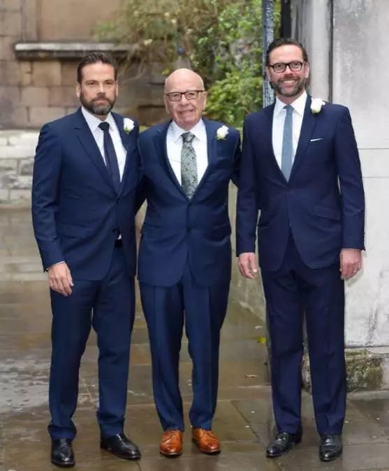 拉克|克洛伊|默多克_新浪新闻