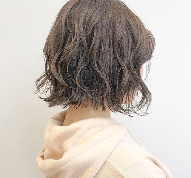 新日式"齐脸卷"发型20款,时尚不老气,好看很流行