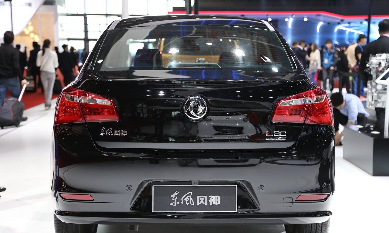 黑色东风风神l60,年轻人的最爱,你喜欢吗