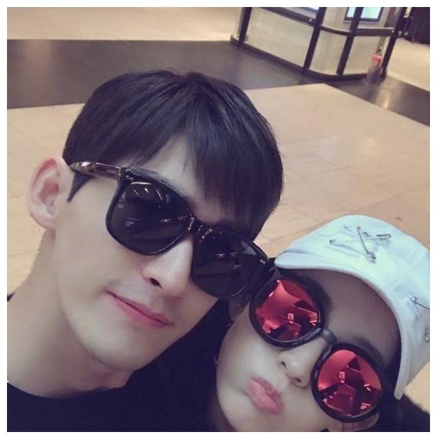 古力娜扎与前任复合!两人住同一栋楼,张翰5个大招哄回女朋友!