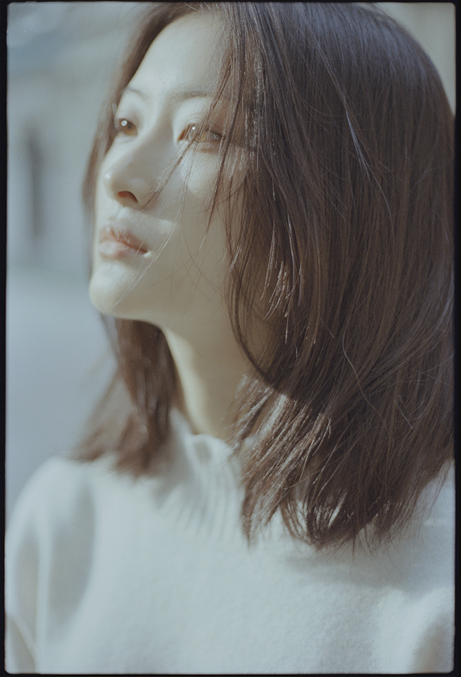 演员王若溪加入佳壹传媒 清新靓丽灵气逼人