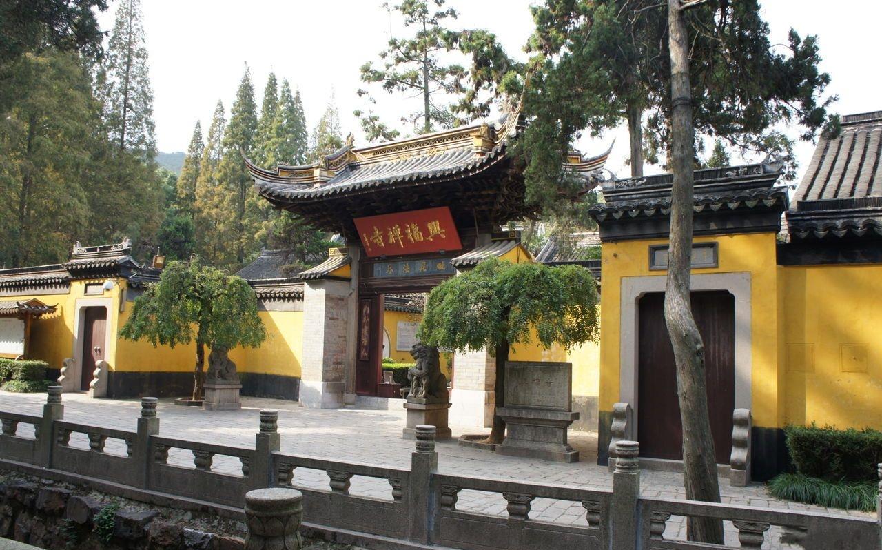 江苏旅游人气很高的一座寺庙,是江南古刹,是全国重点寺院