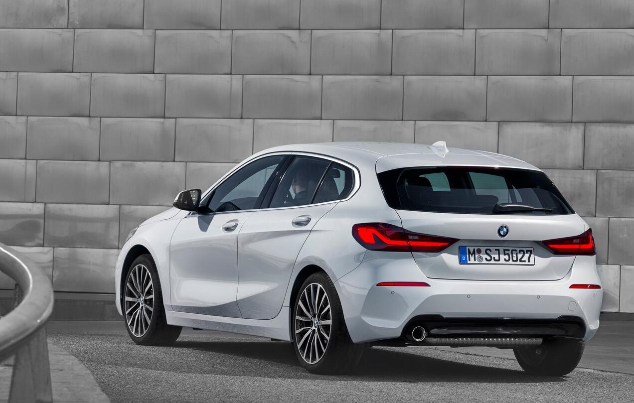 全新bmw 1系官图发布,以后谁也别说前驱是中国特供了