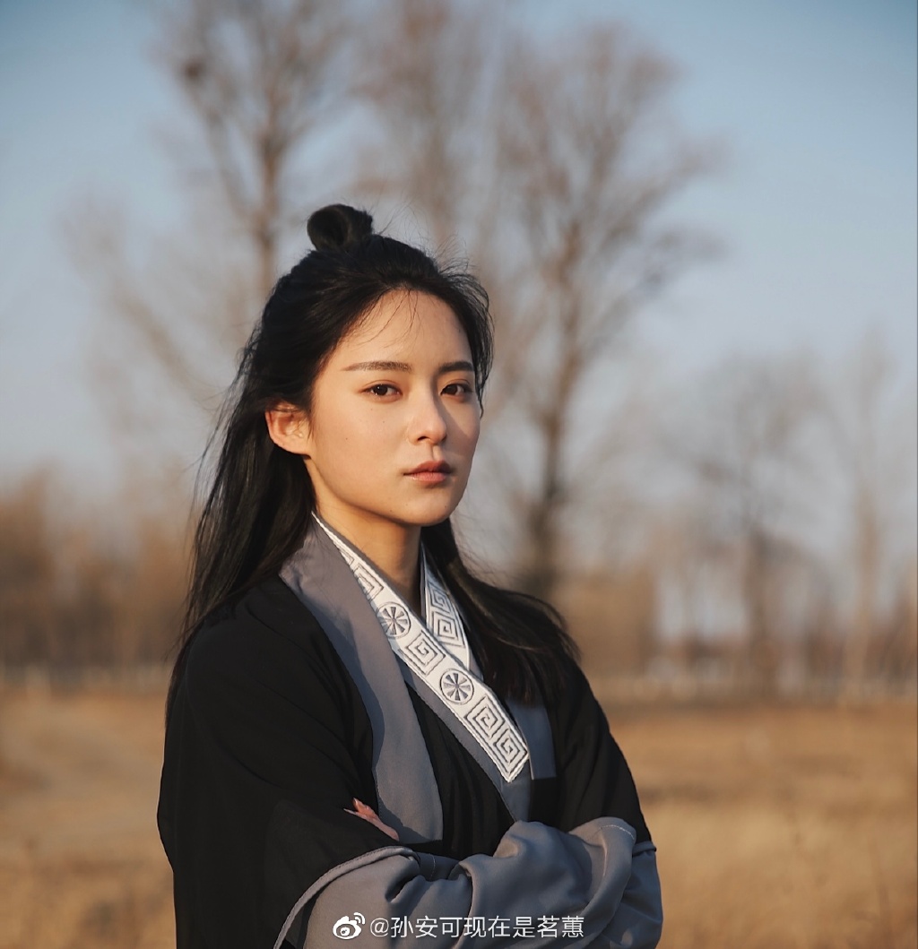 美女演员孙安可迷人写真美照欣赏