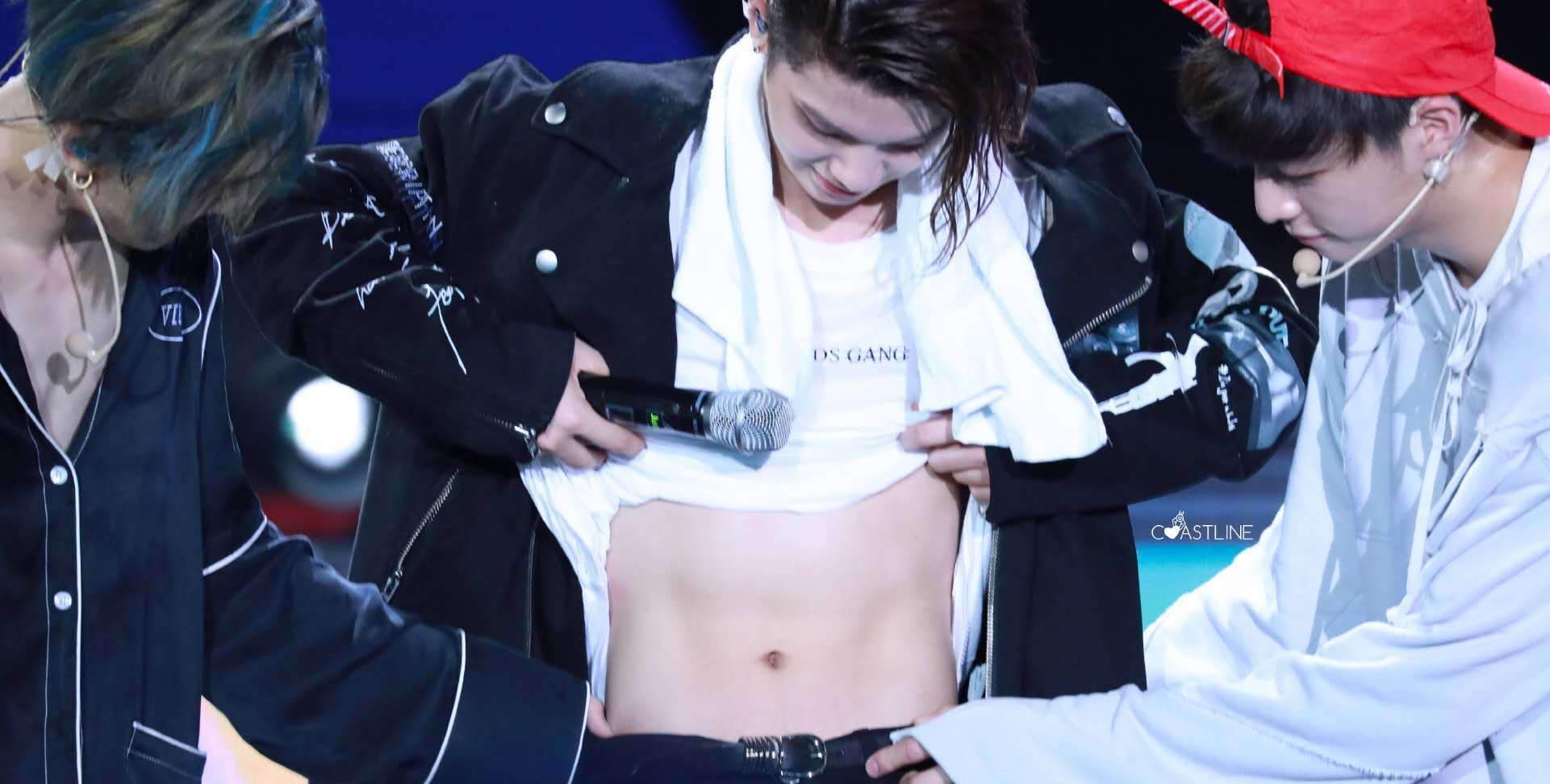 Justin腹肌 朱正廷腹肌 陈立农腹肌 都输给了他的腹肌