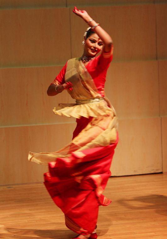 印度舞女,每一个动作都美到惊心动魄!勾人心魂!