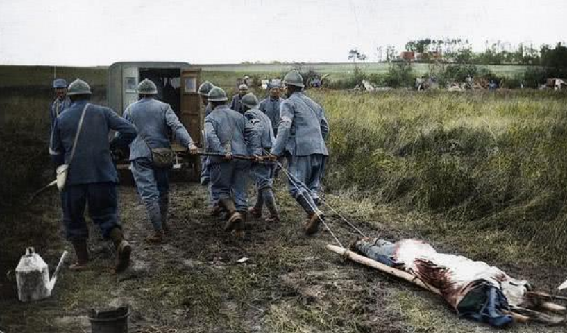 罕见的第一次世界大战彩色照片:坦克首次在战争中使用,太惨烈了