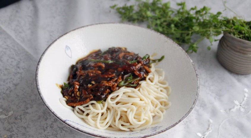 打卤面的做法,面身爽滑筋道,卤香浓稠不腻|打卤面|茄子|面条_新浪新闻