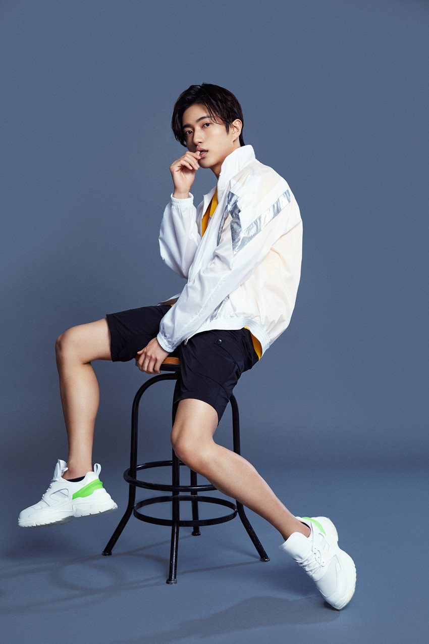 张博涵初秋写真曝光酷爽少年活力满满