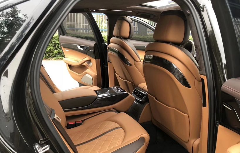 2017款奥迪s8内饰