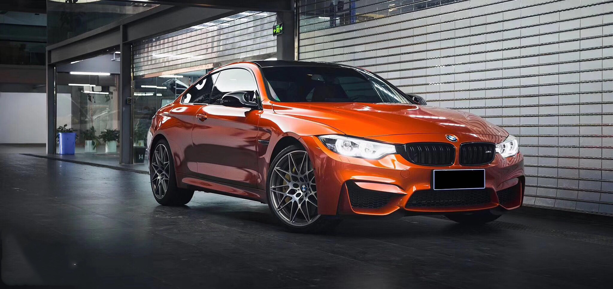 这个炸街的颜色只有你能承的起宝马m4改色烈焰橙