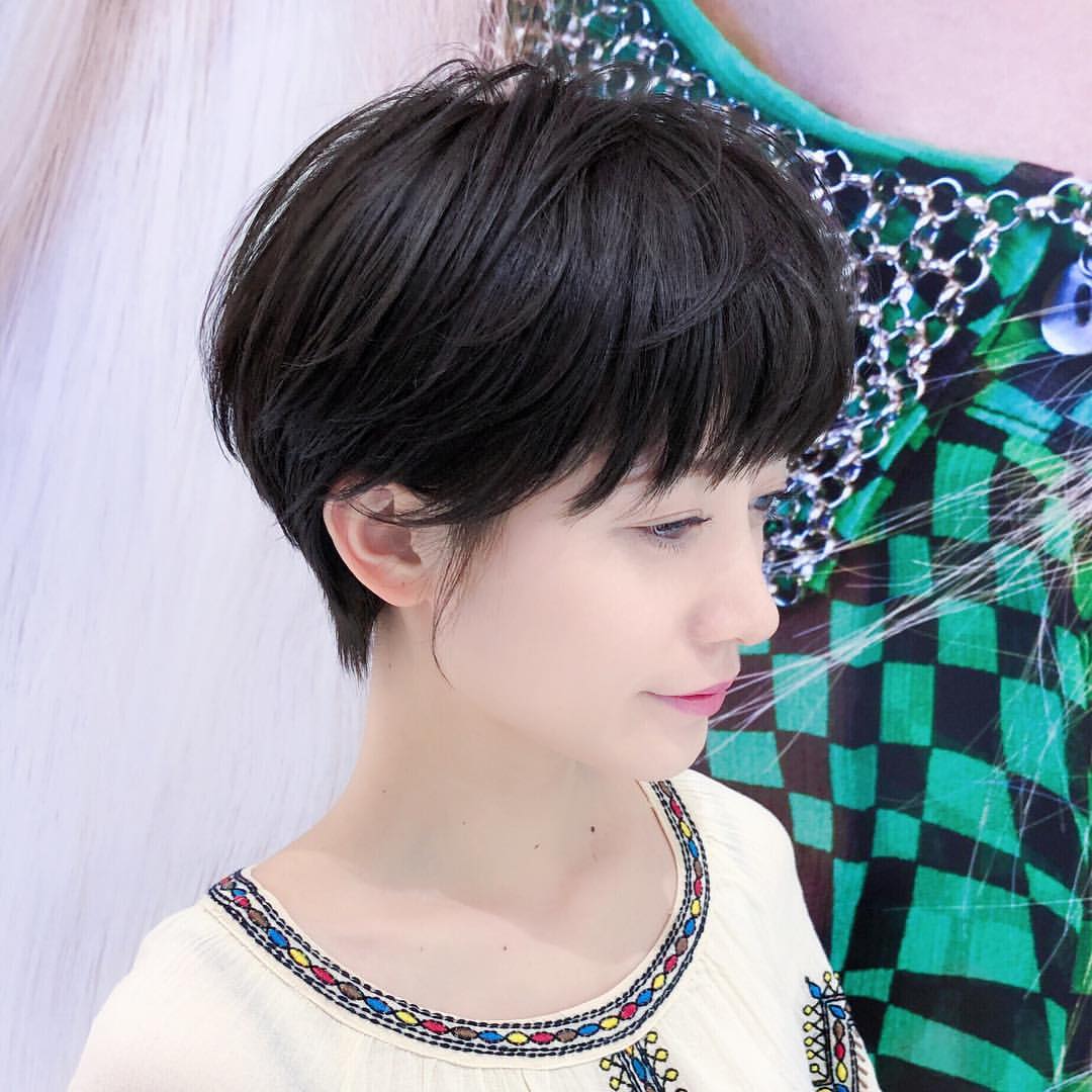 2019流行短发,时尚百搭,轻松显气质,喜欢简约的女生可不要错过