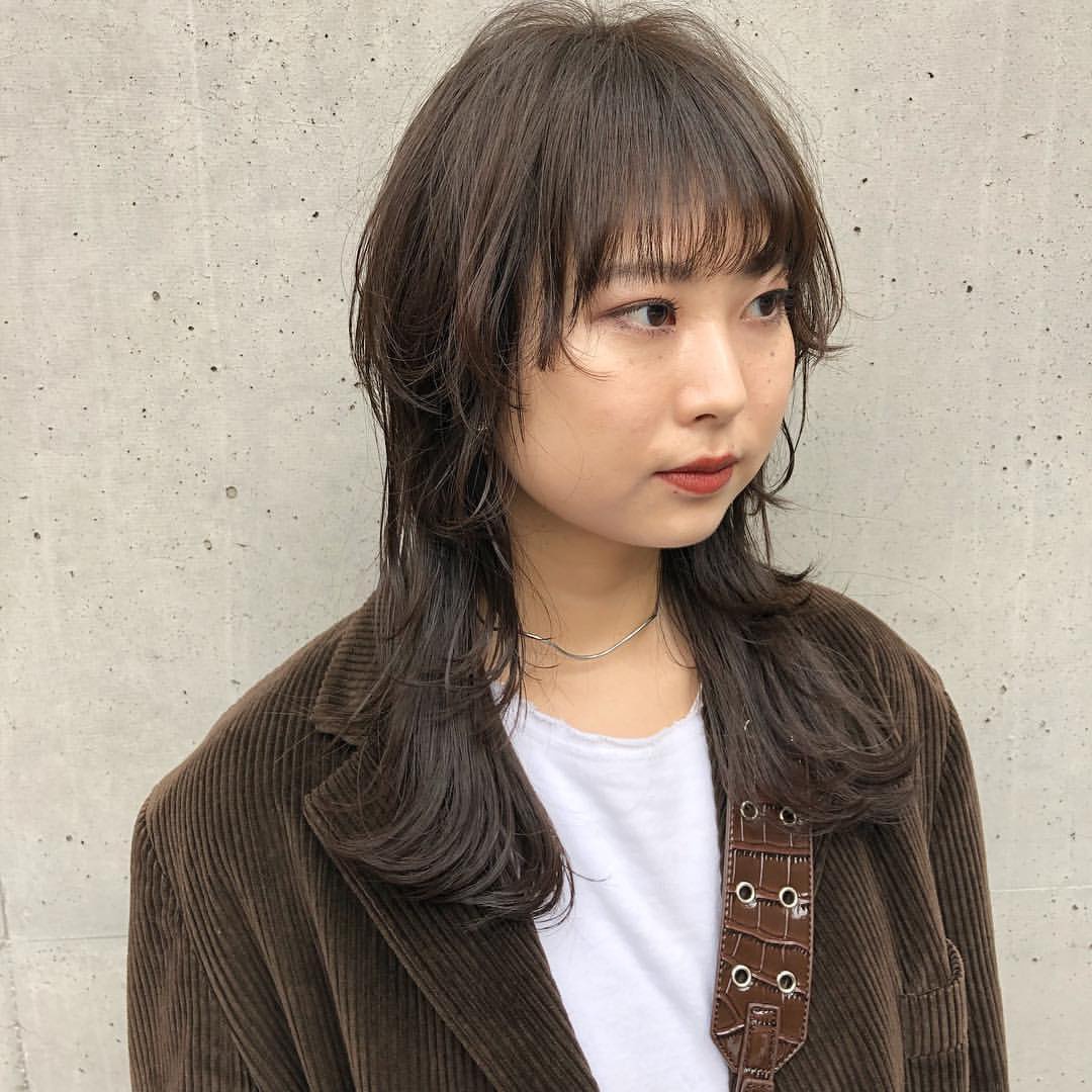 复古味mullet头风潮席卷时尚圈,女生今年就流行这样的发型