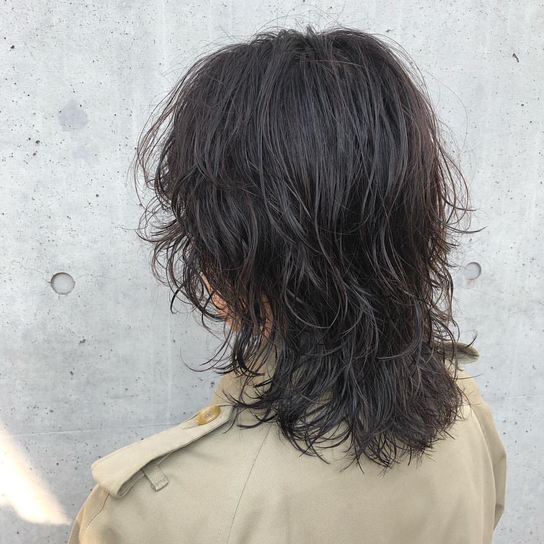 复古味mullet头风潮席卷时尚圈,女生今年就流行这样的发型