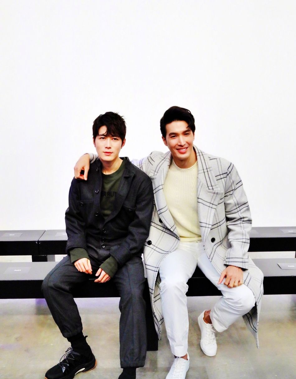 锦荣助阵男装秀与陈学冬合影都是型男