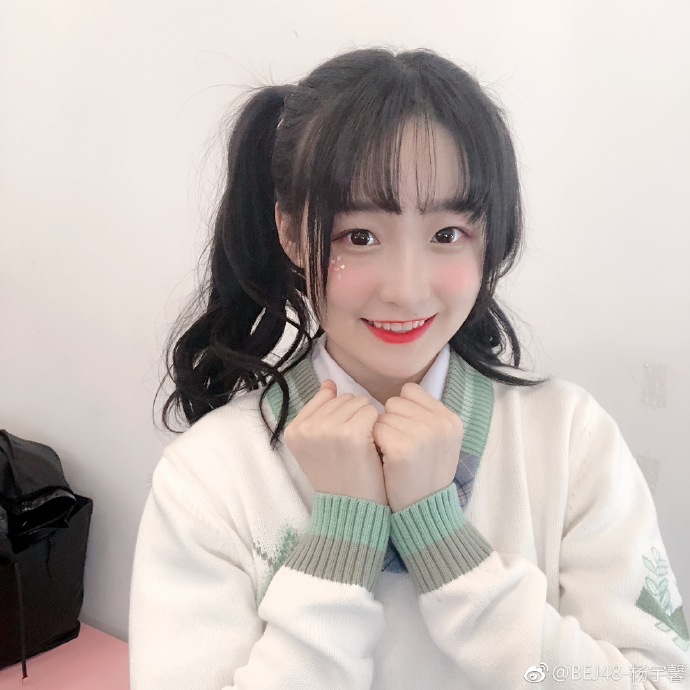偶像女团BEJ48-杨宇馨可爱写真美照欣赏