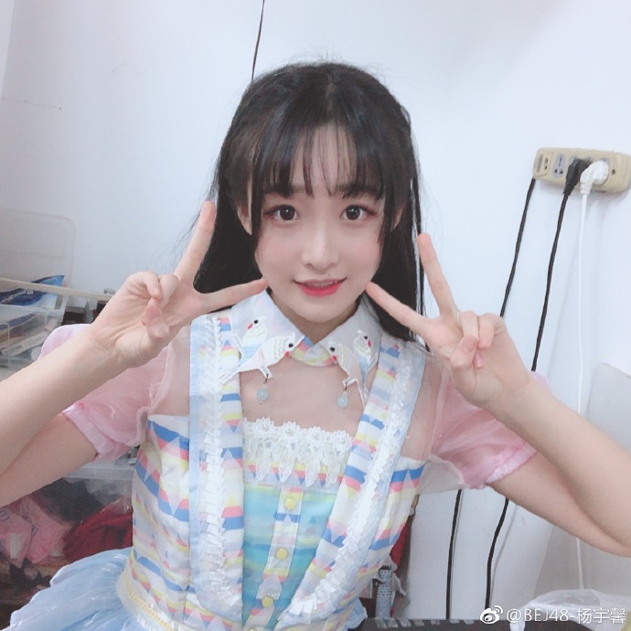 偶像女团BEJ48-杨宇馨可爱写真美照欣赏