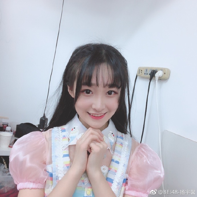偶像女团BEJ48-杨宇馨可爱写真美照欣赏
