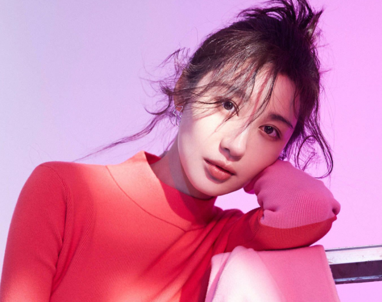 黄晓明前女友背4万包包上节目嫌弃节目组穷汪涵全程尴尬