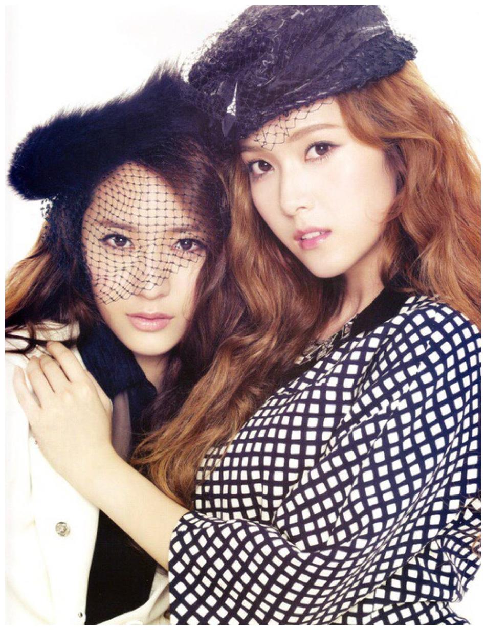 郑秀妍秀晶最新合照公开:别人都问我们是不是双胞胎