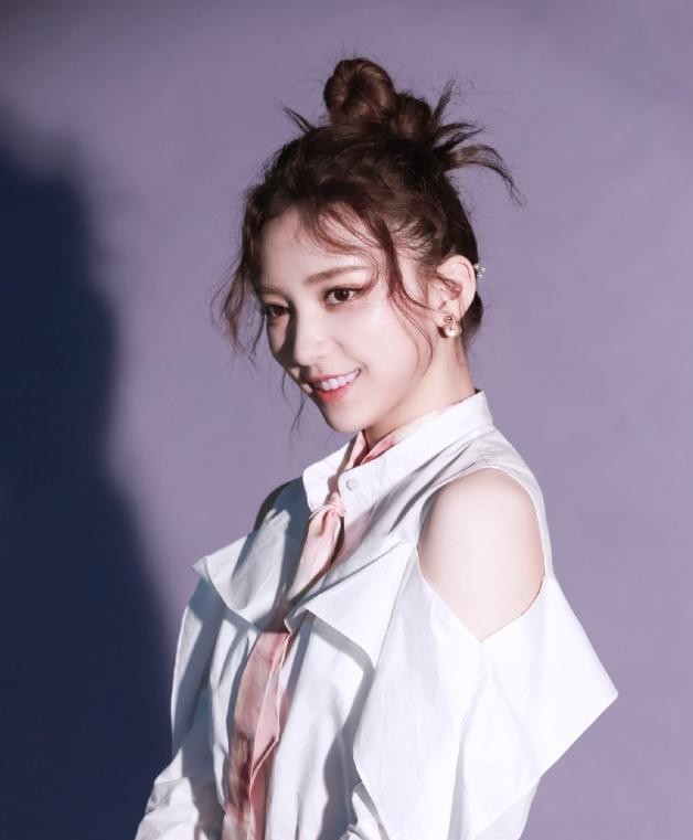 《创造营》主题曲舞蹈被批难看?迪丽热巴刘人语版本获网友称赞