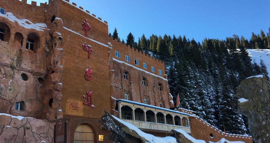 吉木萨尔旅游攻略:车师古道在户外圈可是圣地,还可以撸狼